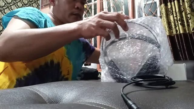 Unboxing Headphone AKG K52 смотреть онлайн