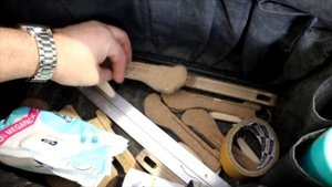 Профессиональный инструмент для установки дверей.