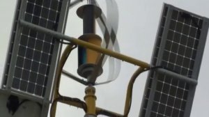 Ветряки с вертикальной осью вращения  чувствительнее к ветру чем с горизонтальной