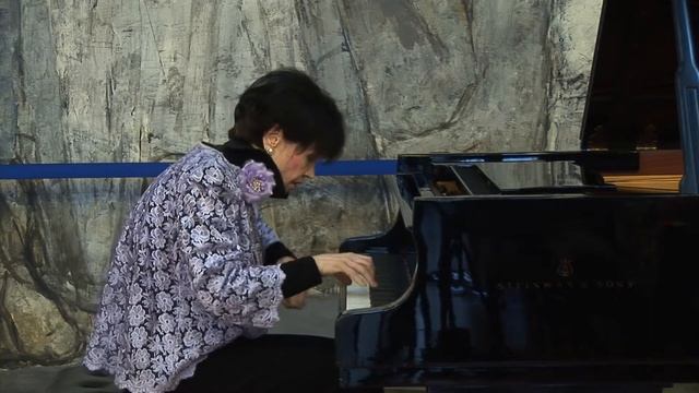 Jenny Zaharieva - Dimitri Chostakovitch - Polka from the Ballet Golden Age оp.22 смотреть онлайн