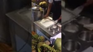 Тайланд, как замораживают кокосовое молоко.