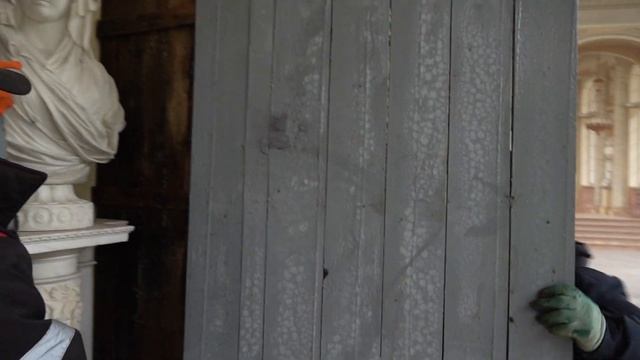 Флору отправили на зимовку смотреть онлайн