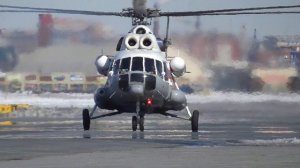 Ми-8 МЧС России в омском аэропорту