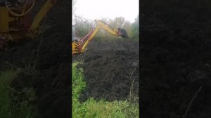 немного поработали на экскаваторе ЮМЗ