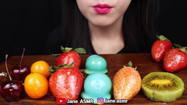 ASMR TANGHULU PARTY *CANDIED FRUITS, STRAWBERRY, KIWI, KUMQUAT 딸기, 키위, 금귤 탕후루, 과일 사탕 먹방 MUKBANG смотреть онлайн