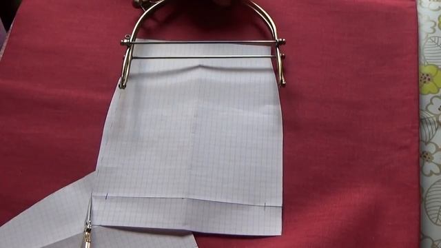 Девушка в красном от РТО на сумочке с фермуаром смотреть онлайн