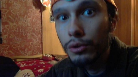 Плов, соленый огурчик и рассол