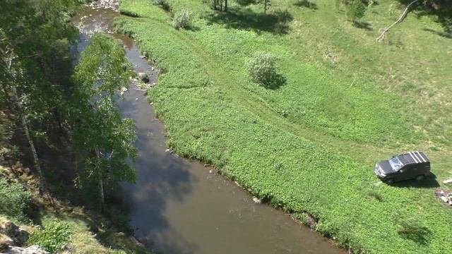 Большой камень на реке Камышенка.