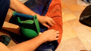 Клеим ватрушку!