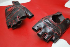 «Беспалые перчатки» по выкройке Анатолия Левита.