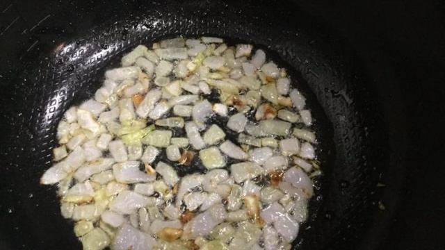 Картошка тушеная с квашеной капустой в мультиварке