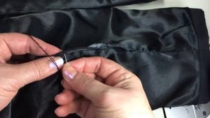 Ремонт одежды. На куртке,пиджаке или пальто подкладка длиньше чем сам рукав.