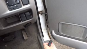 Машина не открывается и не закрывается с центрального замка. Причины неисправности