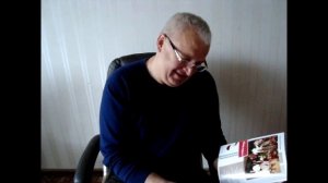 НЕТ, я молодой, просто  седой. СНЕГ упал на плечи