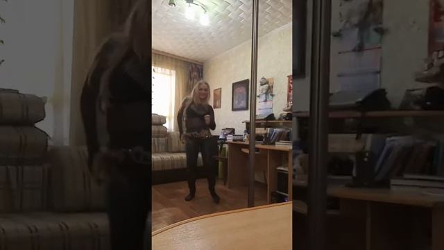 Домашняя тренировка.Бачата. смотреть онлайн