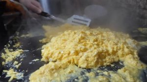 압도적인 굵기의 계란 토스트와 유명한 국물떡볶이 Making Giant Egg Toast and Tteokbokki - Korean Street Food