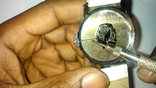 WRISTWATCH REPAIR: How to remove and replace winder, stem and crown from a watch смотреть онлайн