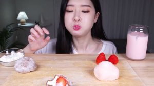 ASMR Strawberry Milk & Chocolate Milk Sticky Rice Cake ?_Fume