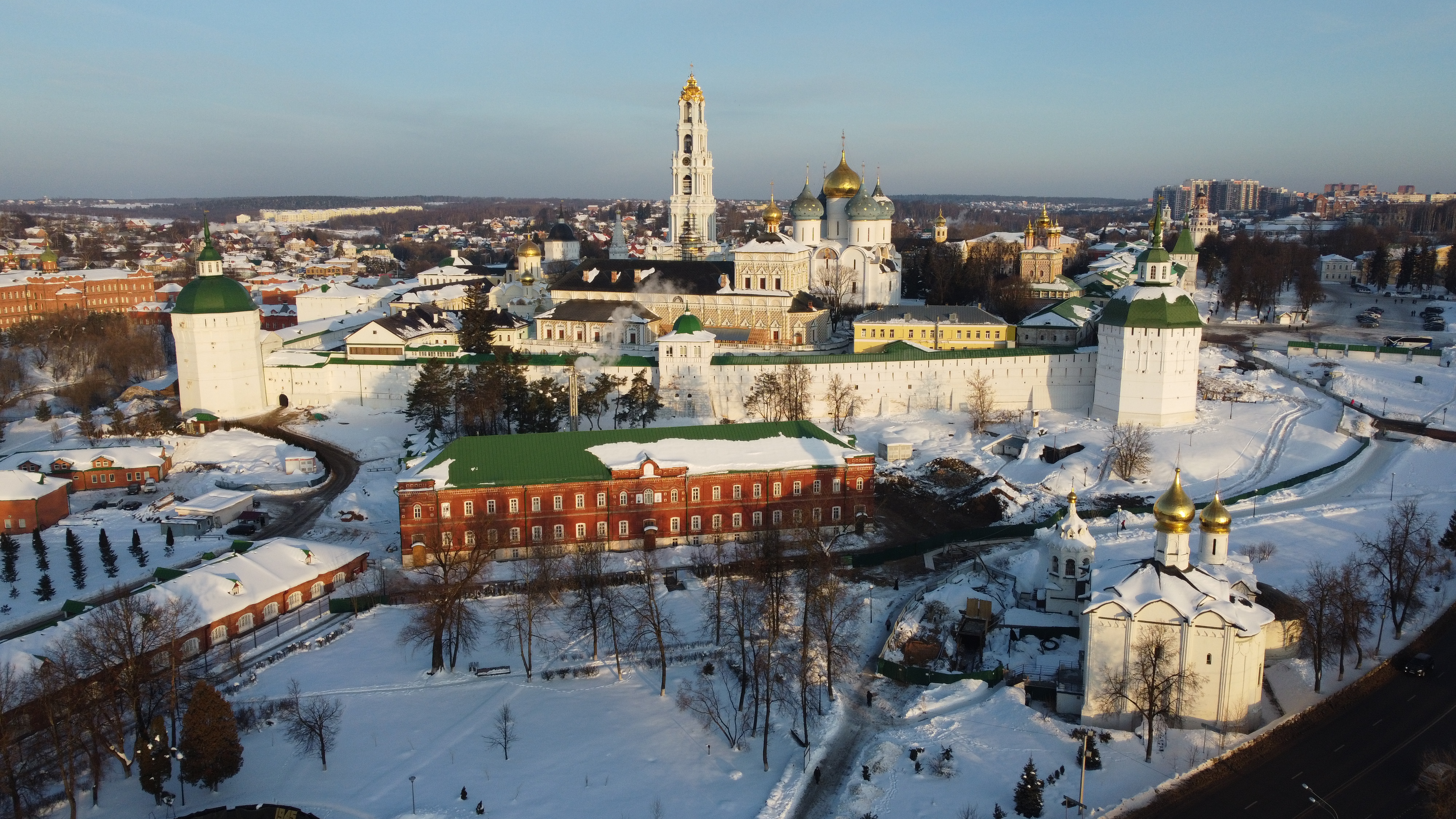 2 церкви в Сергиевом Посаде на подоле перед Лаврой. Шедевры русской архитектуры