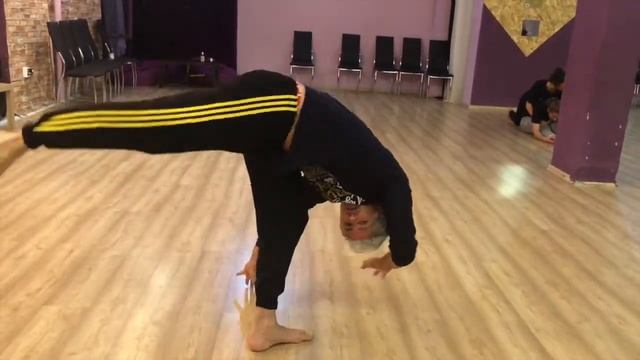 Meia Lua de Compasso | Обзор техники | Capoeira в Санкт-Петербурге смотреть онлайн