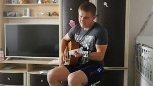помню помню мальчик я босой (под гитару, дворовая песня), в лодке колыхался над волнами иволга поет