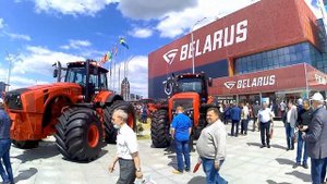 Мощные супертрактора МТЗ Беларус 3522, 3525 и 3523i. Видео и фото сюжет.