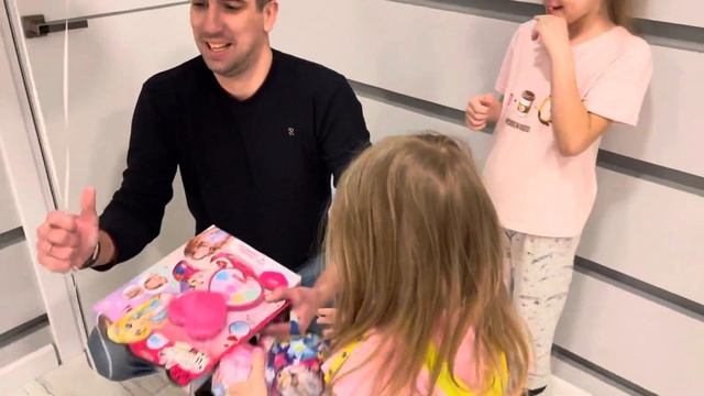 Поздравление дочек с 8 марта смотреть онлайн