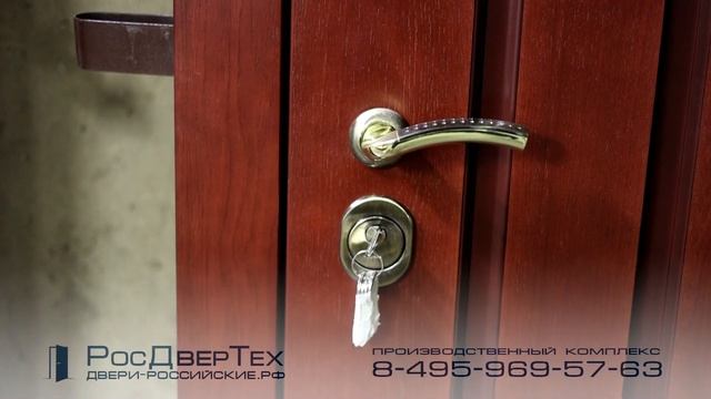 Дверь входная со стеклом и ковкой, отделка шпонированный МДФ от РОСДВЕРТЕХ