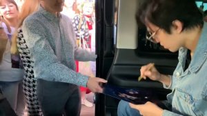 DIMASH KUDAIBERGEN IN MINSK. АЭРОПОРТ. АВТОГРАФЫ. РЕПЕТИЦИЯ.