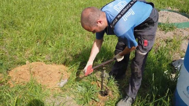 МИНИ СКВАЖИНА С ОТЛИЧНОЙ ВОДОЙ!АБИССИНСКИЙ КОЛОДЕЦ.ЖЕЛОНКОЙ.#абиссинскаяскважина#бурениескважин