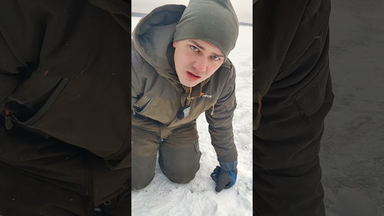Нашли жуткую находку подо льдом во время зимней рыбалки!
