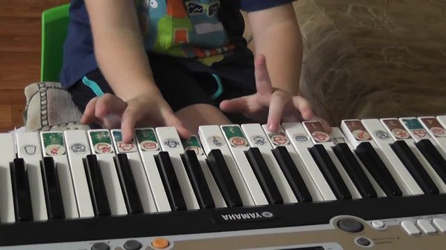 Софт Моцарт Иван 4г 10м играет арпеджио смотреть онлайн