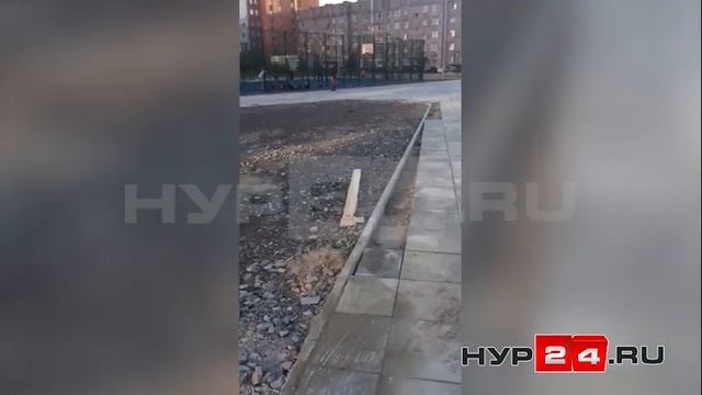 Шумный ремонт детской площадки в микрорайоне Восточный, Новый Уренгой