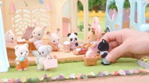 Малыши на шопинге Sylvanian Families