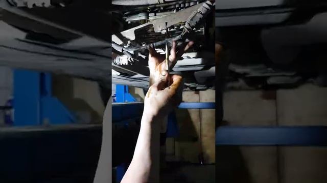 Снятие гидроблока АКПП Mersedes CL500 смотреть онлайн