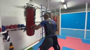 Работа на боксёрском мешке. Клуб ММА и Джиу Джитсу «Легенда»