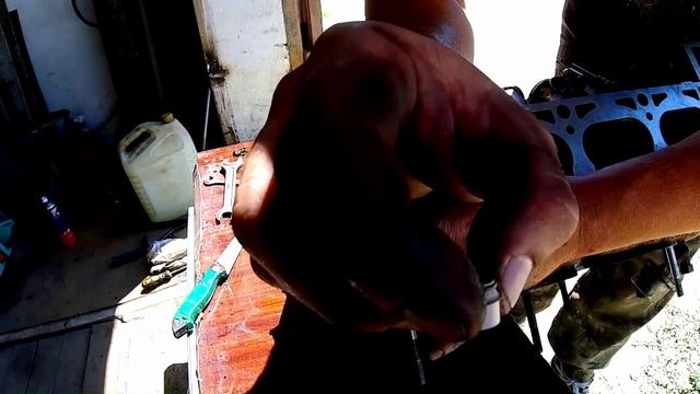 Продолжаю разбирать 406й мотор. Ремонт ГБЦ на газели / притираю клапана смотреть онлайн