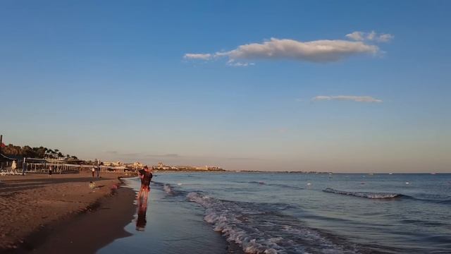 Чтобы избежать тюрьмы, бывшая детдомовка вышла замуж за старика… А в первую брачную ночь обомлела о смотреть онлайн