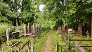 Киев. Прогулка. Байковое кладбище. Старое кладбище в центре города.