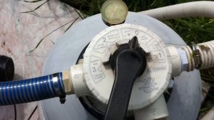 подготовка бассейна на ЗИМУ