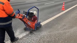 Демаркировка двухслойной термопластиковой разметки на МКАД