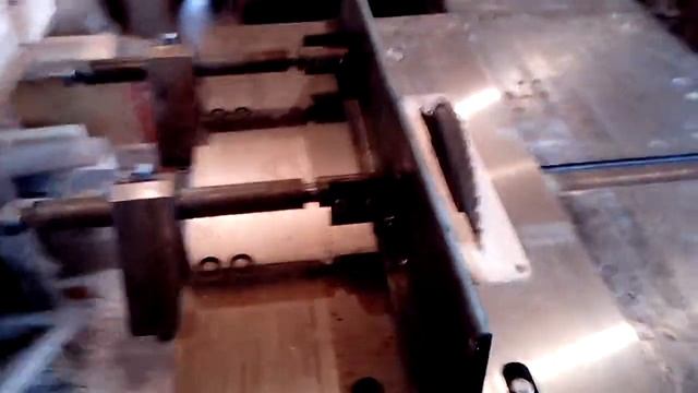 Самодельный деревообрабатывающий станок. Точная регулировка размеров.