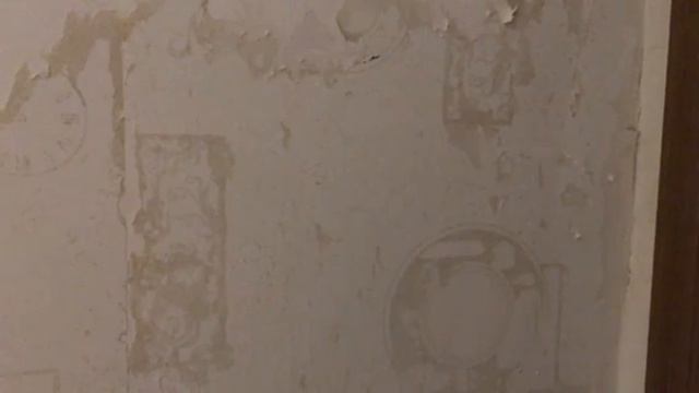 Как ободрать виниловые обои.mov