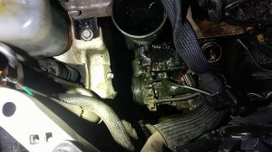 Джип Компас ( Jeep compass)  ОМ 651.  2,2 дизель . Течь масла из под  теплообменника.