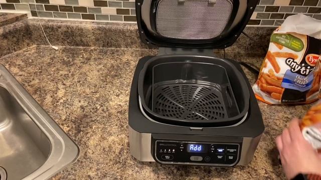 NINJA Foodi Indoor Grill - Unboxing And Air Fry Crisper Test with French Fries and Chicken Fries смотреть онлайн