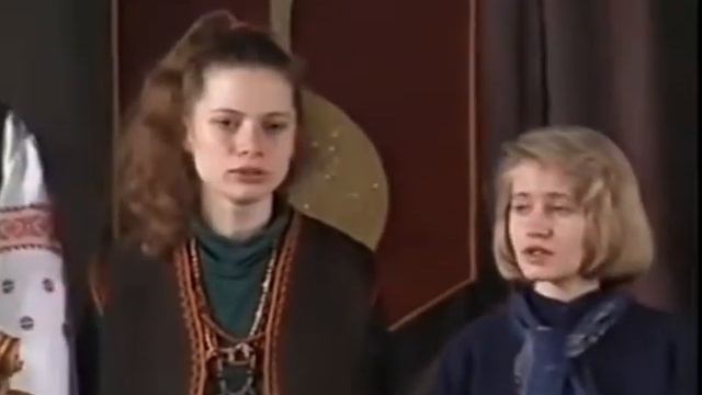 Ой ішов Іван гуслі лупати (колядка парубкові) -- Тарас Компаніченко і дівчата з "сєдовського" гурту