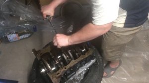 Коленвал Audi A4 B8 cabb (затяжка бугелей)