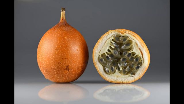 The World's Biggest Passionfruit - Giant Granadilla