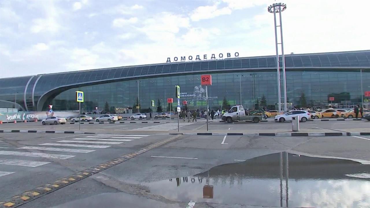 московский аэропорт домодедово москва. аэропорт домодедово. аэропорт домодедово забытые. аэропорт домодедово 1998. аэропорт домодедово забытые.