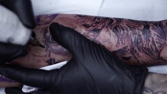 NEPTUNE STATUE TATTOO смотреть онлайн